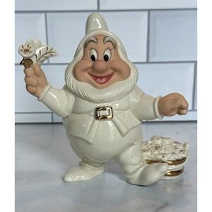 Disney Showcase Lenox Happy Snow White Figurine #9213 Handcrafted